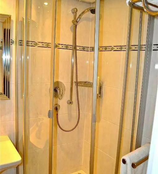 اتاق راحتی یک تخته, Savoy