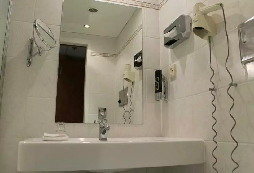 اتاق راحتی یک تخته, Savoy