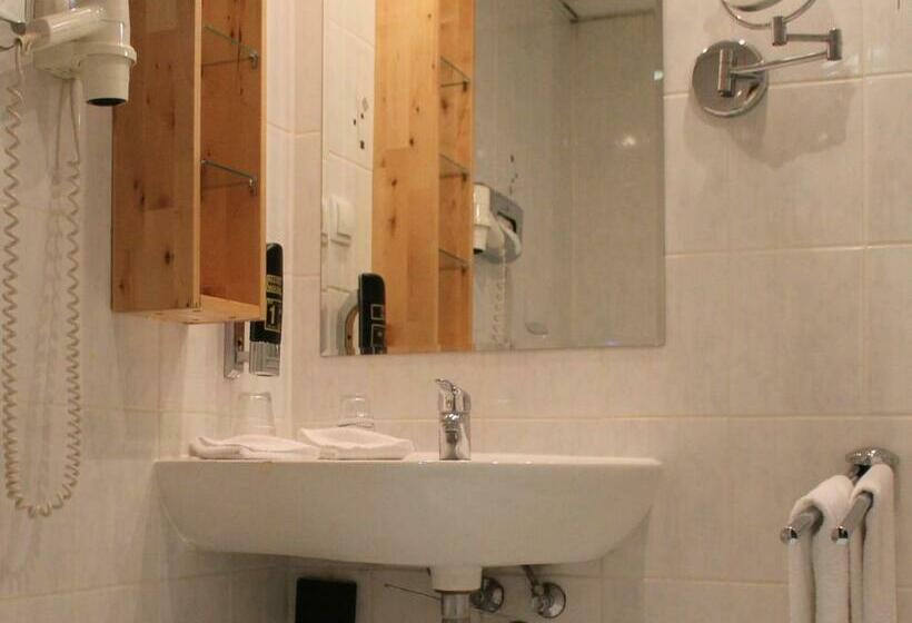 スタンダードシングルルーム, Savoy