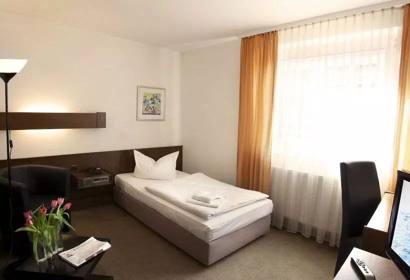 اتاق استاندارد یک نفره, Top  Post Frankfurt Airport