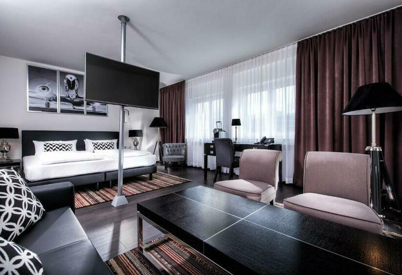 جناح جونيور, Wyndham Stuttgart Airport Messe