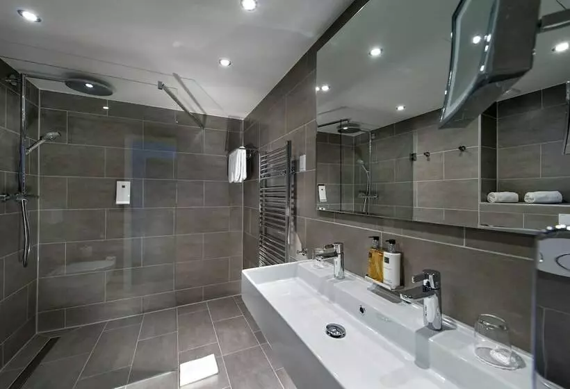 سوییت جونیور, Wyndham Stuttgart Airport Messe