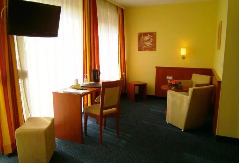 Comfort Kolmen Hengen Huone, Parkhotel Rüdesheim