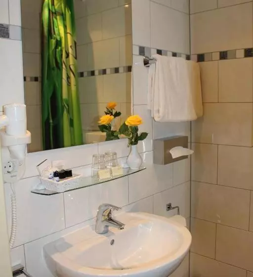 Deluxe room with river view, Parkhotel Rüdesheim