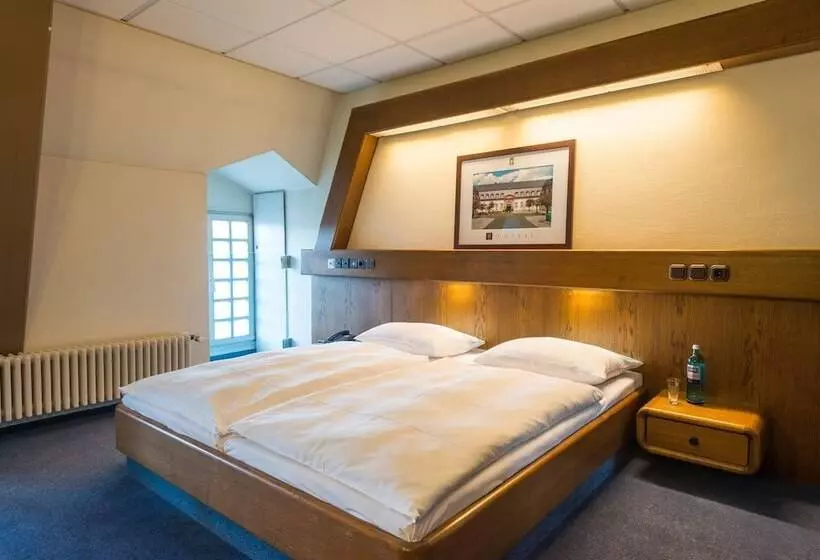 اتاق استاندارد, Schlosshotel Weilburg