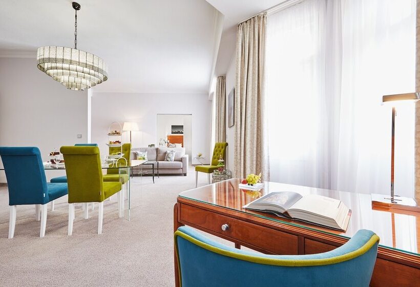 管理人员工作室, Grand Hotel Sonnenbichl