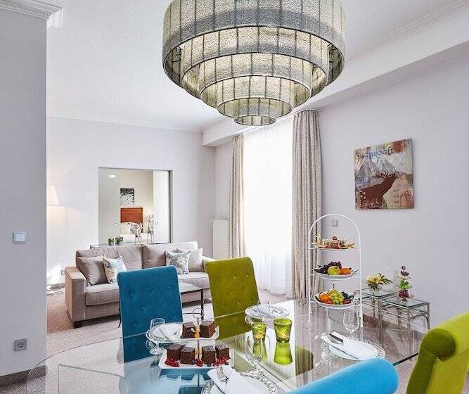 管理人员工作室, Grand Hotel Sonnenbichl