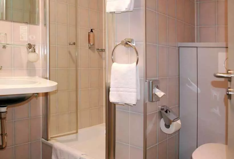 Quarto Comfort, Avia