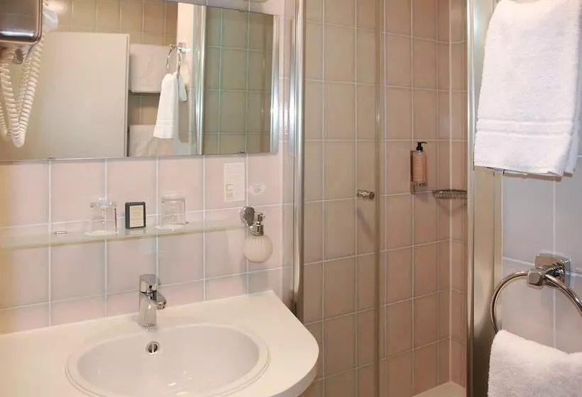 Quarto Comfort, Avia