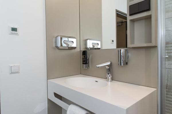 标准单人间, Goldenes Rad