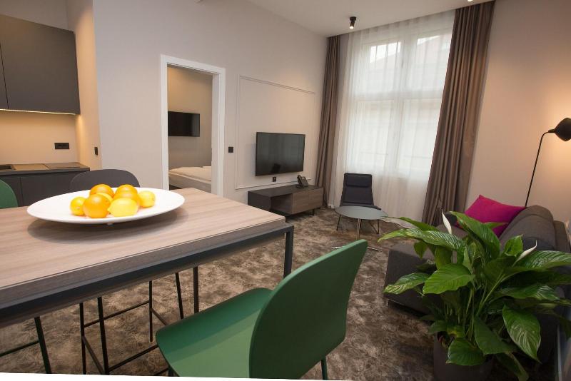 اتاق استاندارد, Hahn