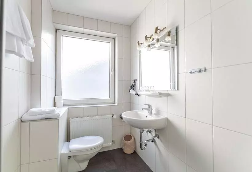 Chambre Triple Standard, Monaco