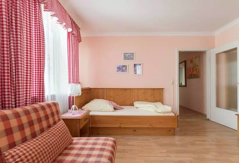 Chambre Triple Standard, Monaco