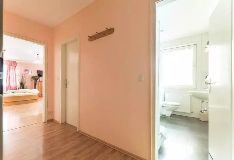 Chambre Triple Standard, Monaco