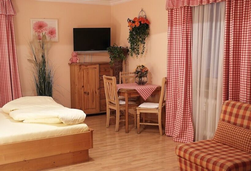 اتاق استاندارد سه نفره, Monaco