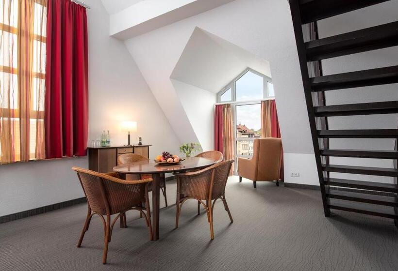 スイート, Nepomuk