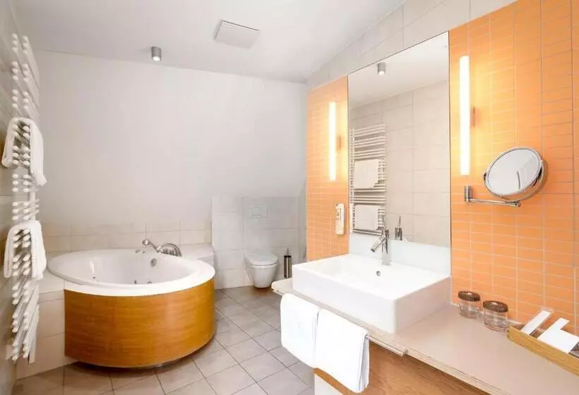 Suite, Nepomuk