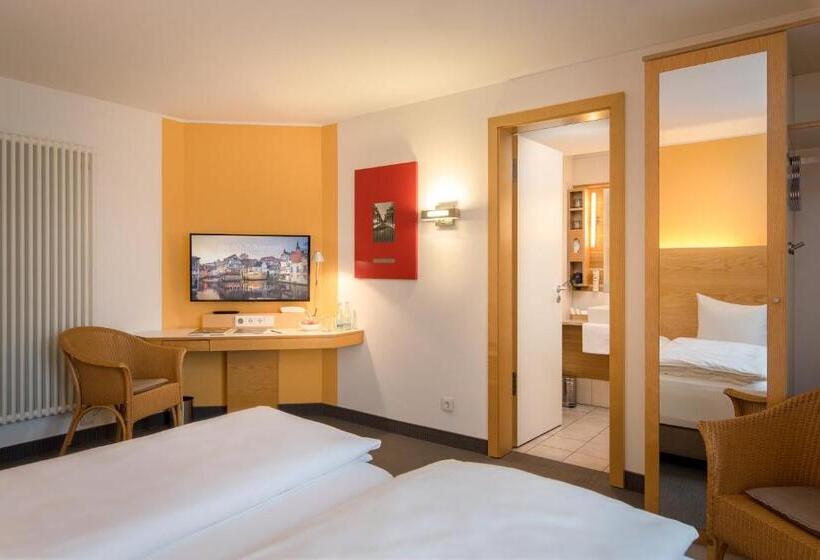 エコノミールーム, Nepomuk