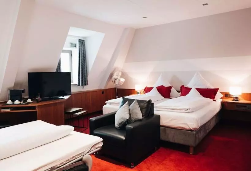 Standard Kolmen Hengen Huone, Top Hotel Amberger