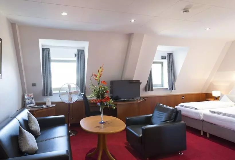 Standard Kolmen Hengen Huone, Top Hotel Amberger