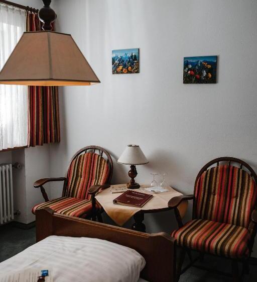 스탠다드 룸, Vier Jahreszeiten