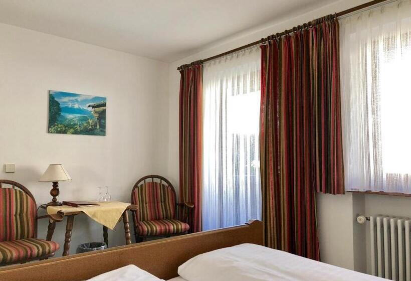 플러스 스탠다드 룸, Vier Jahreszeiten