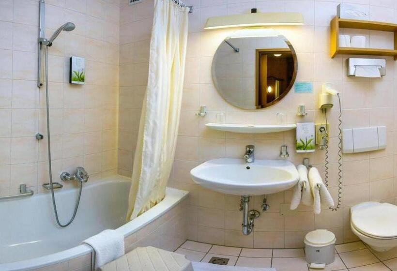 수피리어 룸, Vier Jahreszeiten