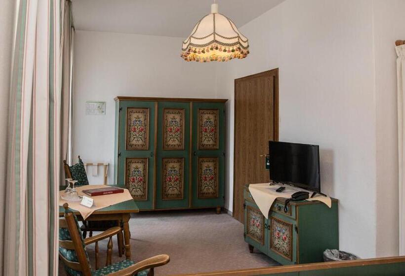 수피리어 룸, Vier Jahreszeiten