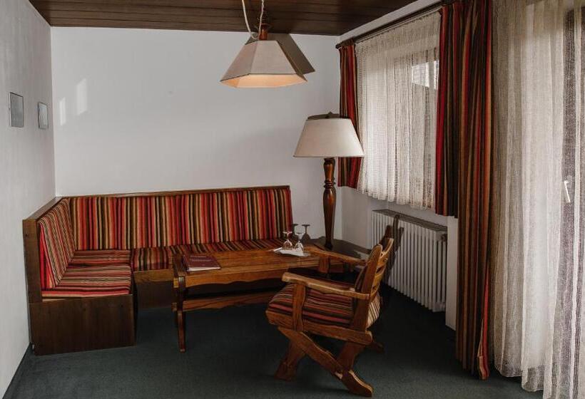 주니어 스위트, Vier Jahreszeiten