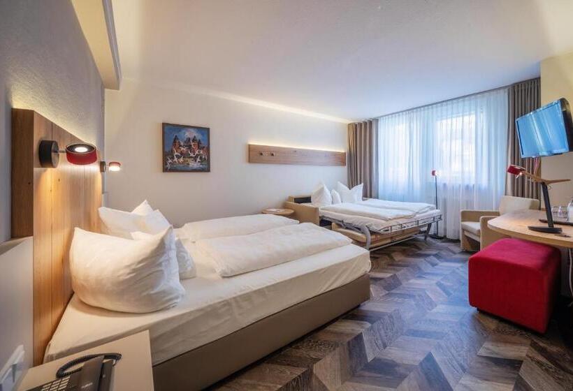 Семейный Номер, Zum Goldenen Ochsen Am Schlossgarten