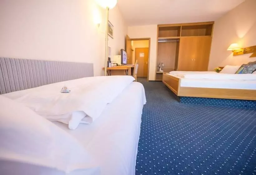 اتاق استاندارد سه نفره, Tiptop Hotel Garni Pfauen