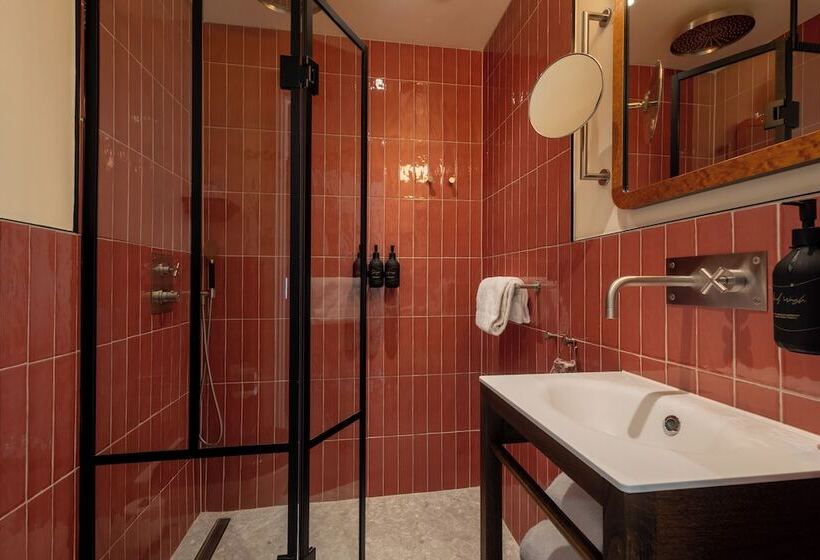 חדר סטנדרט, Grand Joanne