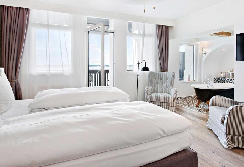 オーシャンビュージュニアスイート, Marienlyst Strand