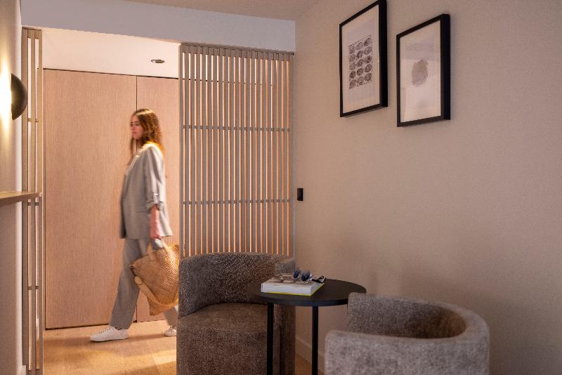 スーペリアールーム, Esté