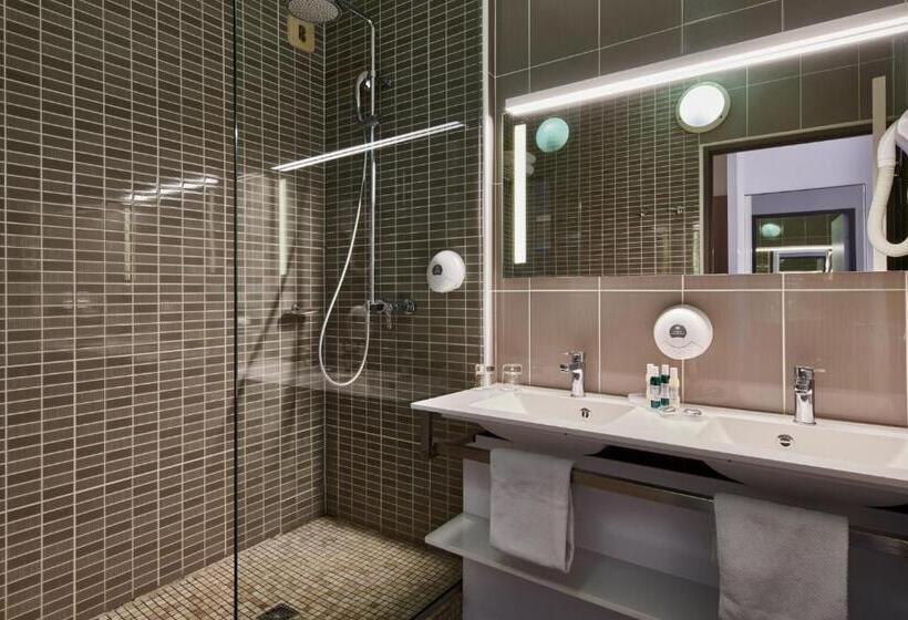 غرفة عائلية, Atlanthal