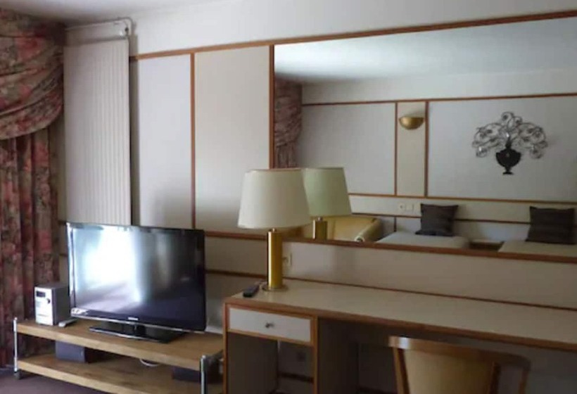 Номер Стандарт, Château De Bazeilles