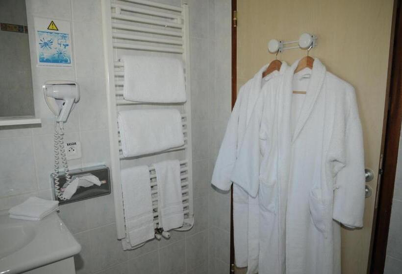 패밀리 룸, Grand Hôtel Du Cours