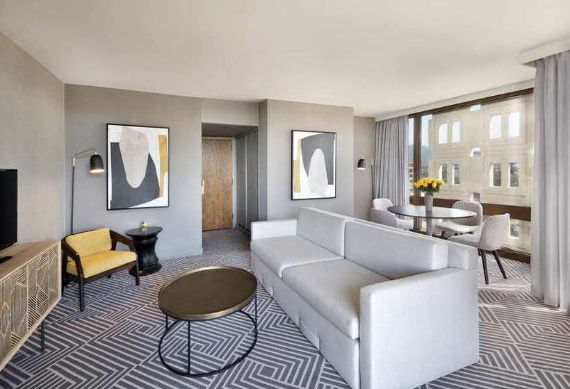 Junior Suite King Bed