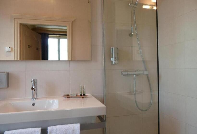 غرفة قياسية, Hôtel Grand Monarque