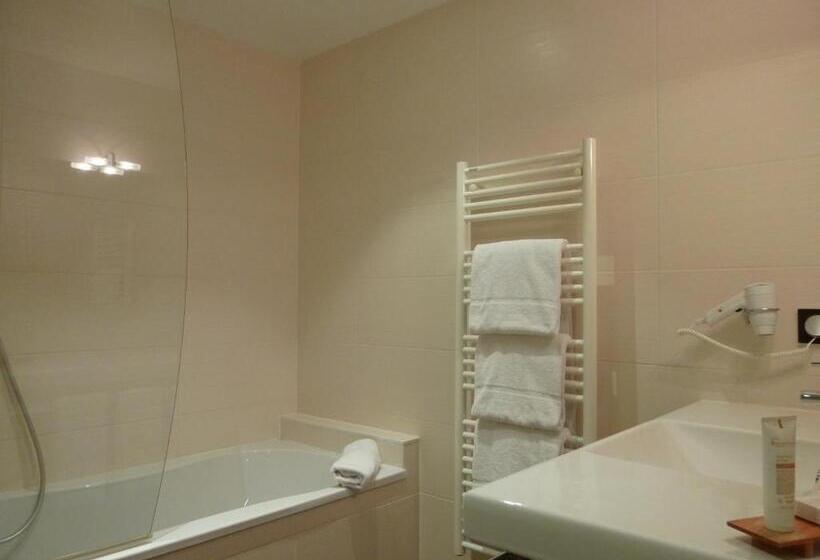 Номер Стандарт, Hôtel Grand Monarque