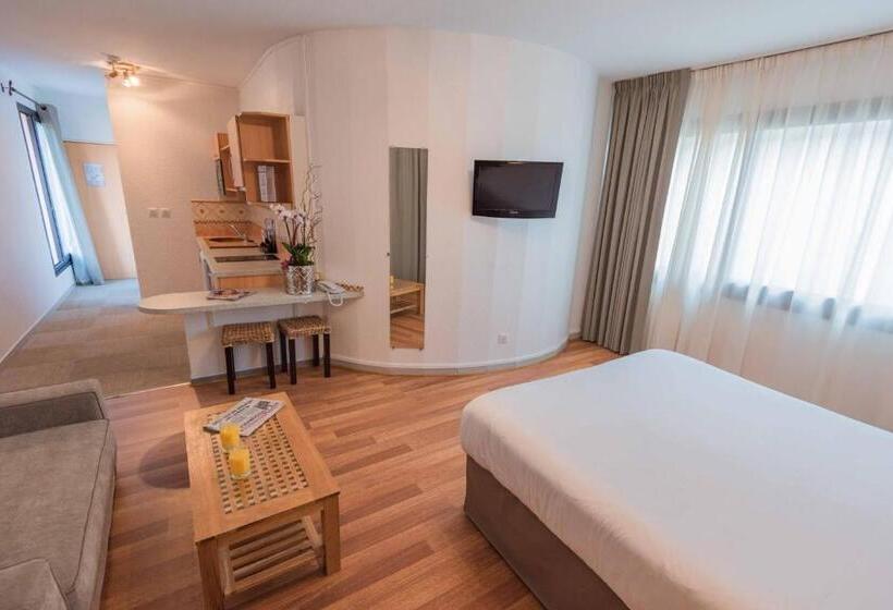 Студия Стандарт, Ibis Avignon Centre Pont De L'europe