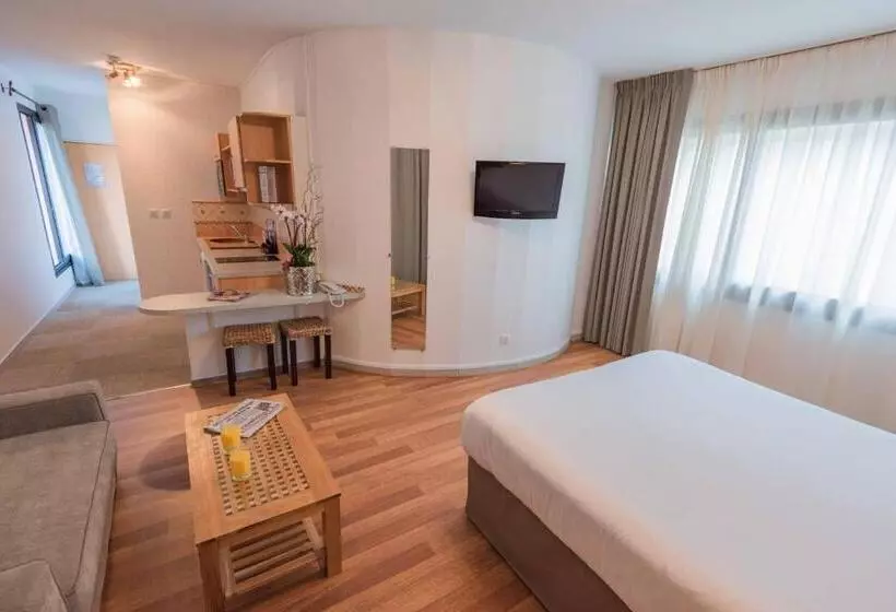 スタンダードスタジオ, Ibis Avignon Centre Pont De L'europe