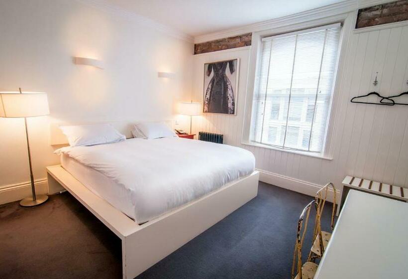 اتاق اجرایی, Kellys