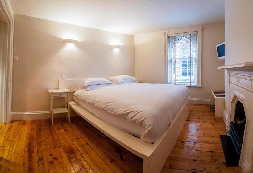 سوئیت پنت هاوس, Kellys