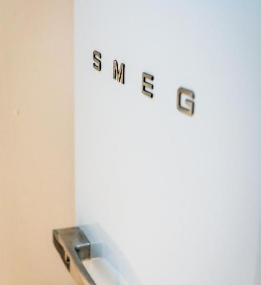 سوئیت پنت هاوس, Kellys