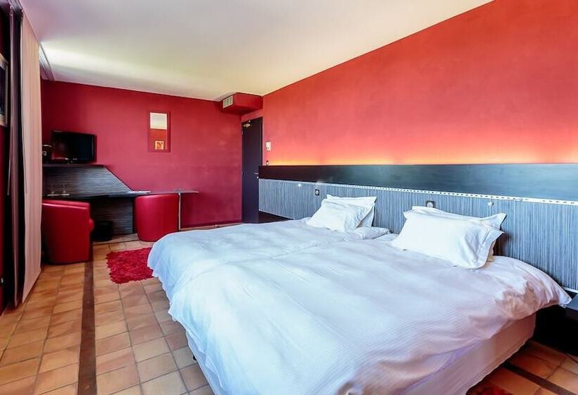 Номер Стандарт, Le Senechal