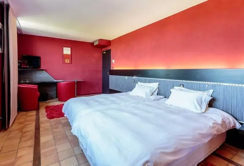 Standard Room, Le Senechal