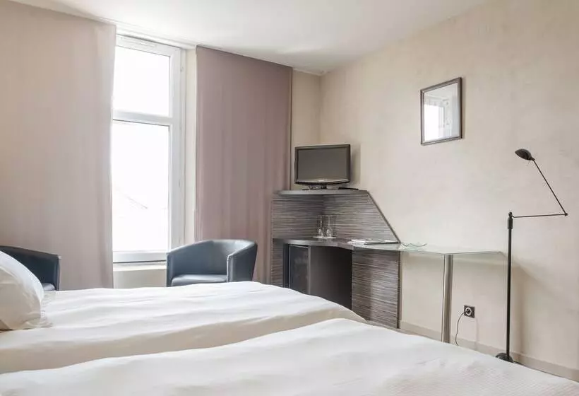 Standard Room, Le Senechal