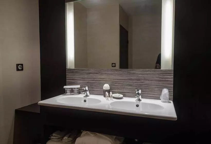 Standard Room, Le Senechal