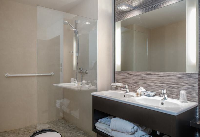 Номер Стандарт, Le Senechal